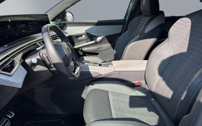 PEUGEOT 5008 Hybrid 145 ch e-dcs6 gt