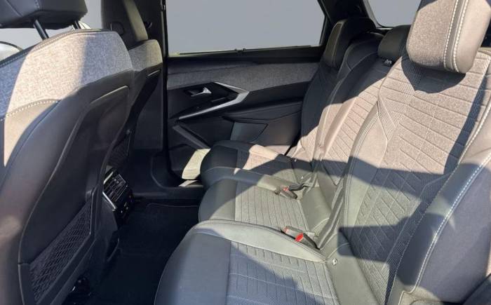 PEUGEOT 5008 Hybrid 145 ch e-dcs6 gt