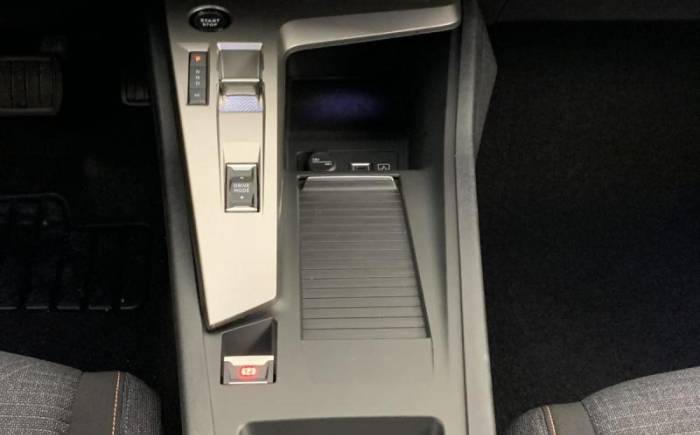 PEUGEOT 308 NOUVELLE BLUEHDI 130CH EAT8 STYLE