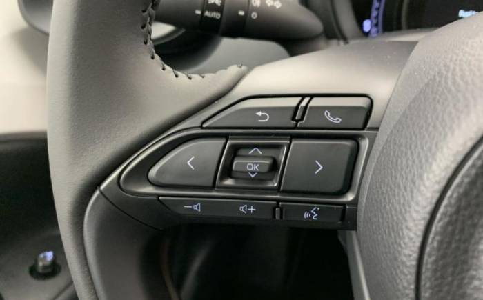 TOYOTA Aygo x 1.0 VVT-I 72 S-CVT DYNAMIC