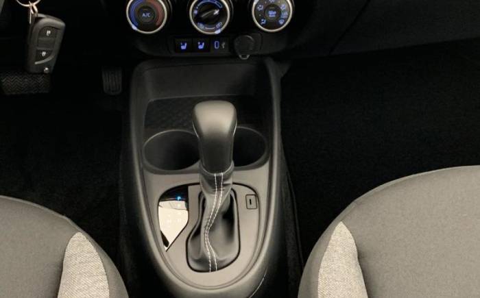 TOYOTA Aygo x 1.0 VVT-I 72 S-CVT DYNAMIC