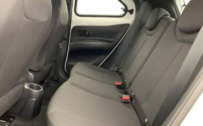 TOYOTA Aygo x 1.0 VVT-I 72 S-CVT DYNAMIC