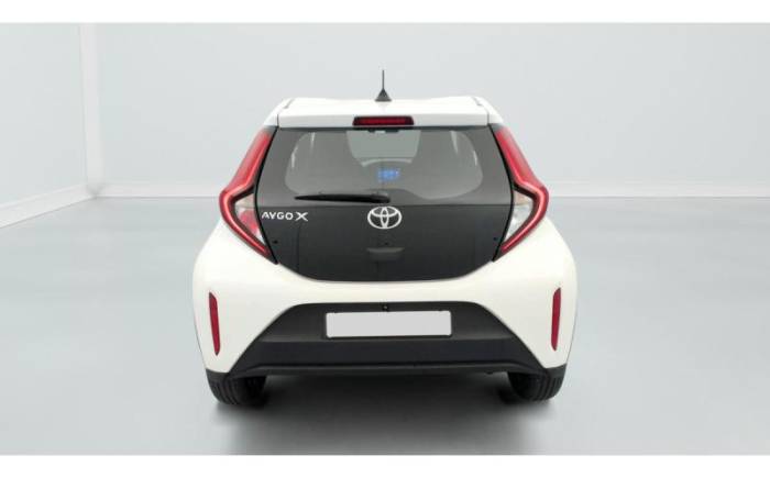 TOYOTA Aygo x 1.0 VVT-I 72 S-CVT DYNAMIC