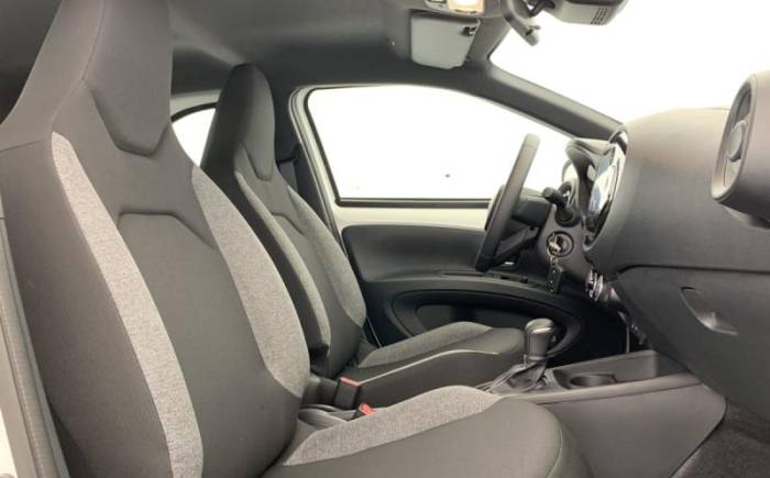 TOYOTA Aygo x 1.0 VVT-I 72 S-CVT DYNAMIC