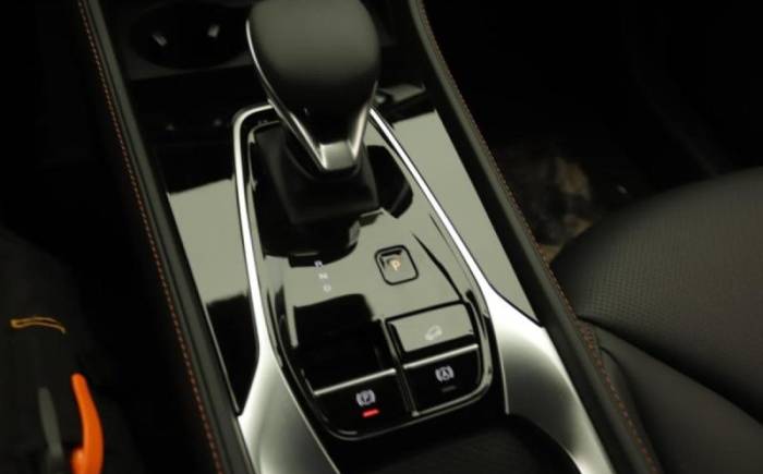 MG EHS 1.5 HYBRID+ 224 CH LUXURY