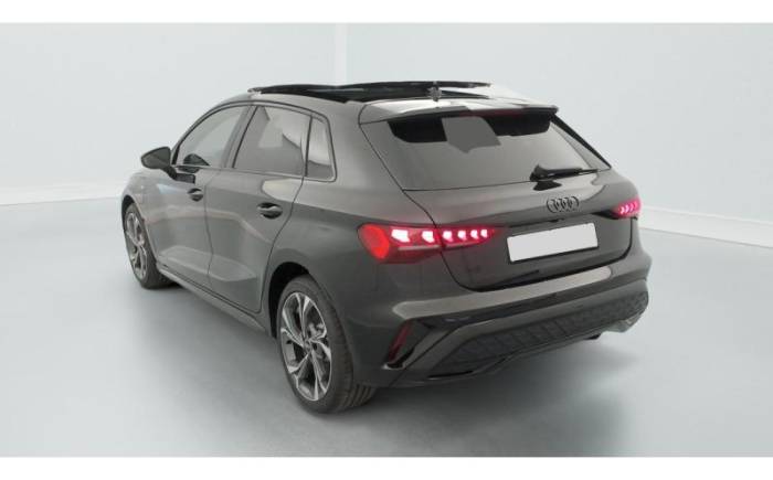 AUDI A3 SPORTBACK 45 tfsi e hybride rechargeable 272 s tronic 6 s line