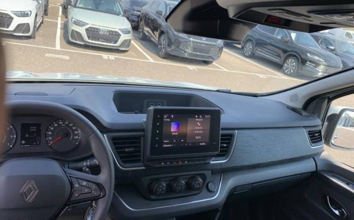 RENAULT TRAFIC FOURGON DCI 150 L1H1 3T AUTO ADVANCE