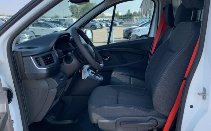 RENAULT TRAFIC FOURGON DCI 150 L1H1 3T AUTO ADVANCE