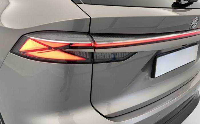 MG EHS 1.5 hybrid+ 224 ch luxury