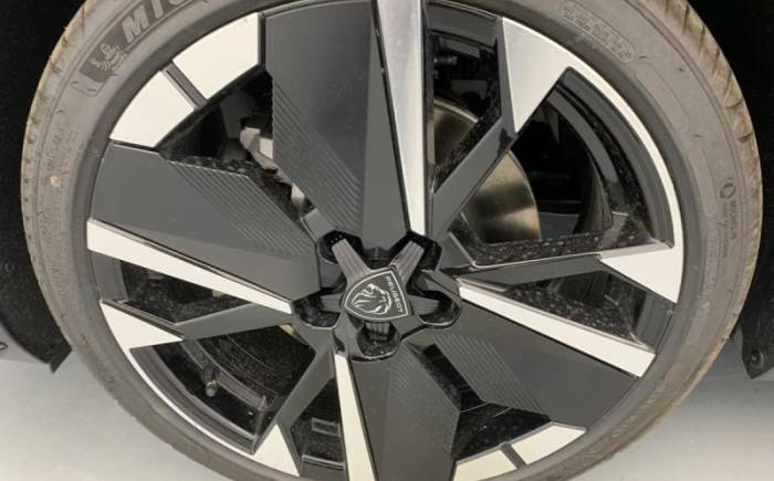 PEUGEOT 308 NOUVELLE HYBRID 145 E-DCS6 GT