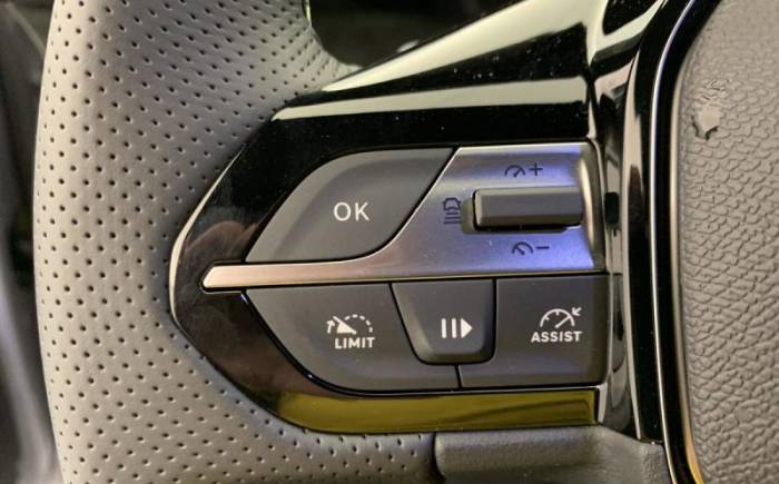 PEUGEOT 308 NOUVELLE HYBRID 145 E-DCS6 GT