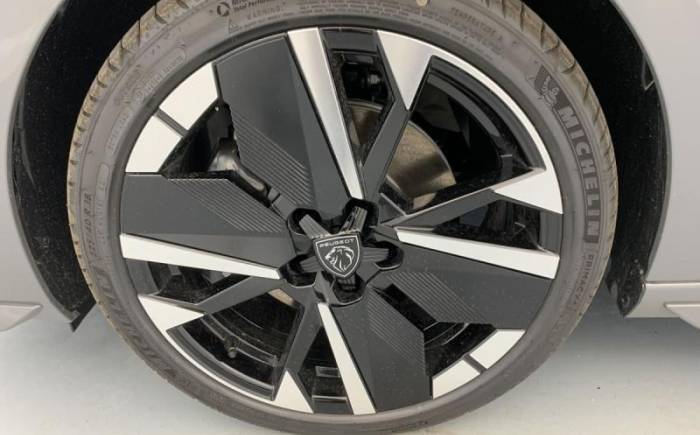PEUGEOT 308 NOUVELLE HYBRID 145 E-DCS6 GT