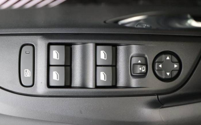 PEUGEOT 2008 TURBO 100 CH BVM6 ALLURE