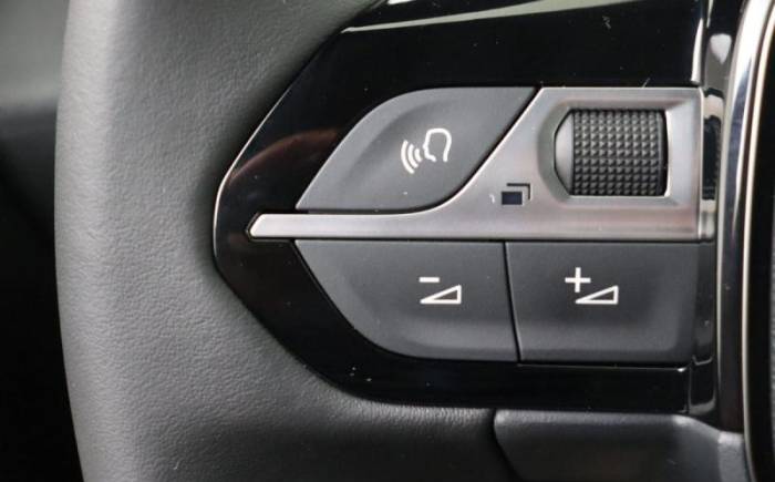 PEUGEOT 2008 TURBO 100 CH BVM6 ALLURE