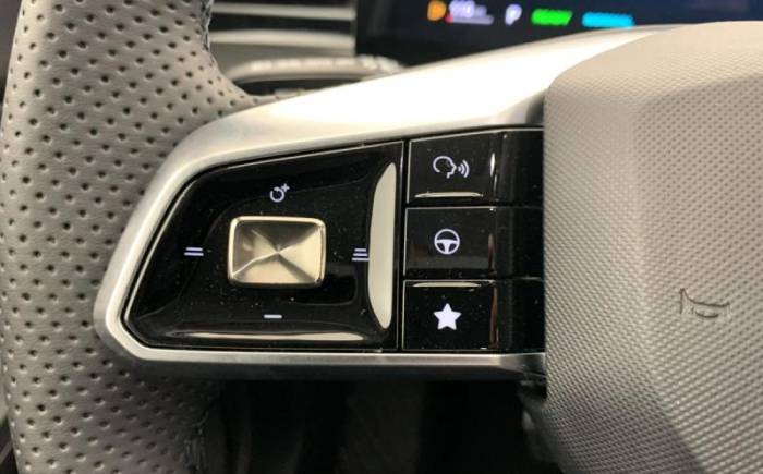 MG EHS 1.5 HYBRID+ 224 CH LUXURY