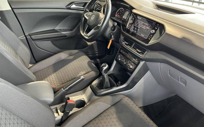 VOLKSWAGEN T-CROSS 1.0 tsi 95 BVM5 *** CARNET D\'ENTRETIEN 100 % VW ***