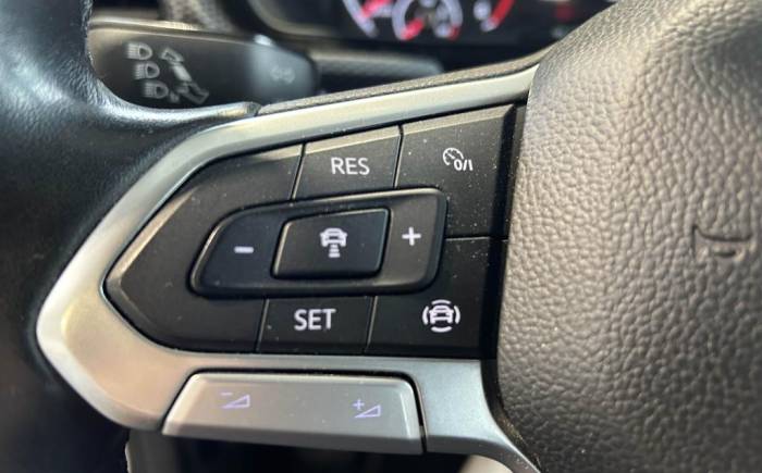 VOLKSWAGEN T-CROSS 1.0 tsi 95 BVM5 *** CARNET D\'ENTRETIEN 100 % VW ***