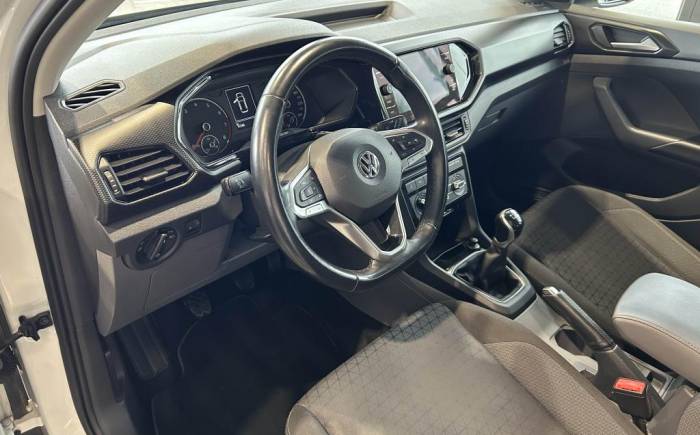 VOLKSWAGEN T-CROSS 1.0 tsi 95 BVM5 *** CARNET D\'ENTRETIEN 100 % VW ***