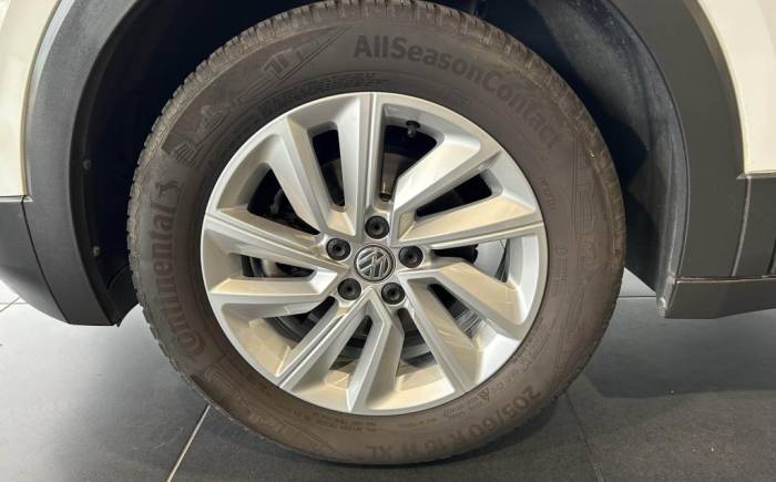 VOLKSWAGEN T-CROSS 1.0 tsi 95 BVM5 *** CARNET D\'ENTRETIEN 100 % VW ***