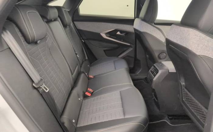 PEUGEOT 3008 HYBRID 145 E-DCS6 GT