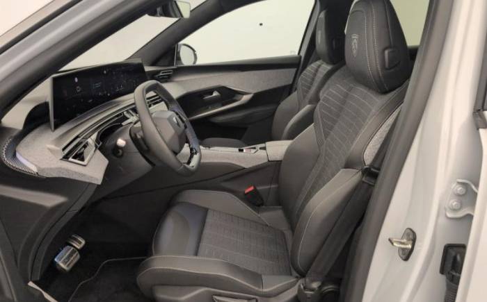 PEUGEOT 3008 HYBRID 145 E-DCS6 GT