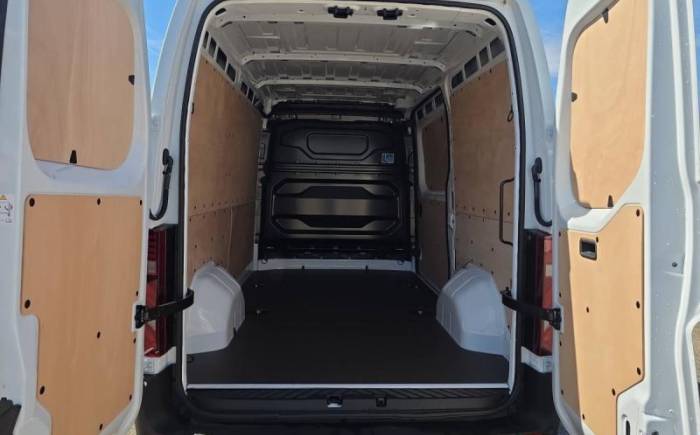 RENAULT MASTER FOURGON BLUE DCI 130 L2H2 3T5 TR EXTRA