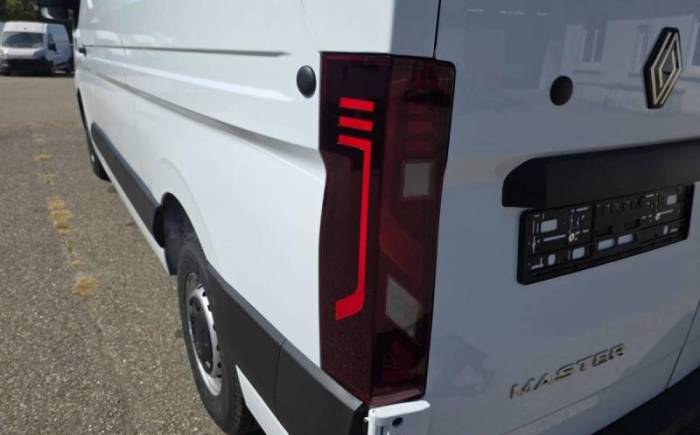 RENAULT MASTER FOURGON BLUE DCI 130 L2H2 3T5 TR EXTRA