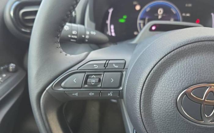 TOYOTA YARIS CROSS HYBRIDE 130H 2WD DESIGN