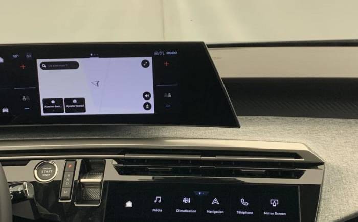 PEUGEOT 5008 HYBRID 145 E-DCS6 ALLURE