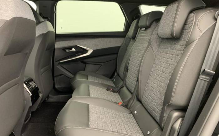 PEUGEOT 5008 HYBRID 145 E-DCS6 ALLURE
