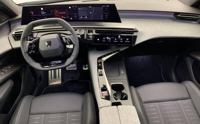 PEUGEOT 3008 HYBRID 145 E-DCS6 GT