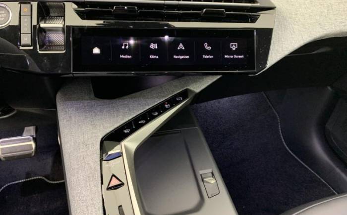 PEUGEOT 3008 HYBRID 145 E-DCS6 GT