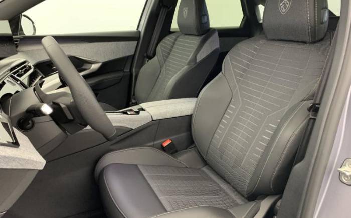PEUGEOT 3008 HYBRID 145 E-DCS6 GT