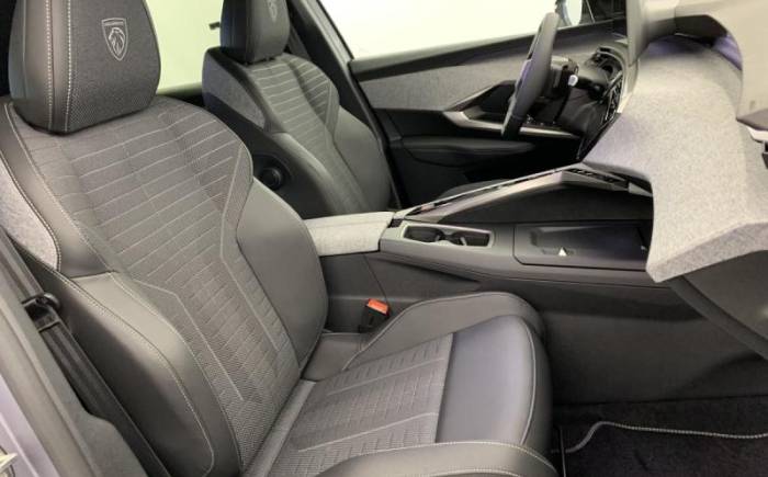 PEUGEOT 3008 HYBRID 145 E-DCS6 GT