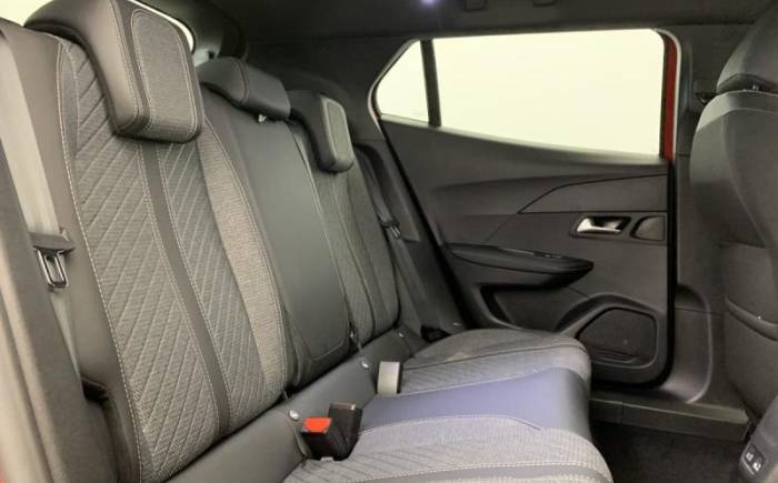 PEUGEOT 2008 Hybrid 145 e-dcs6 allure
