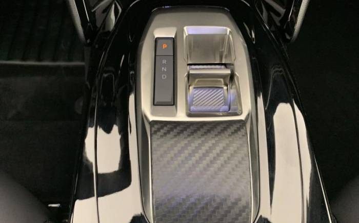 PEUGEOT 2008 Hybrid 145 e-dcs6 allure