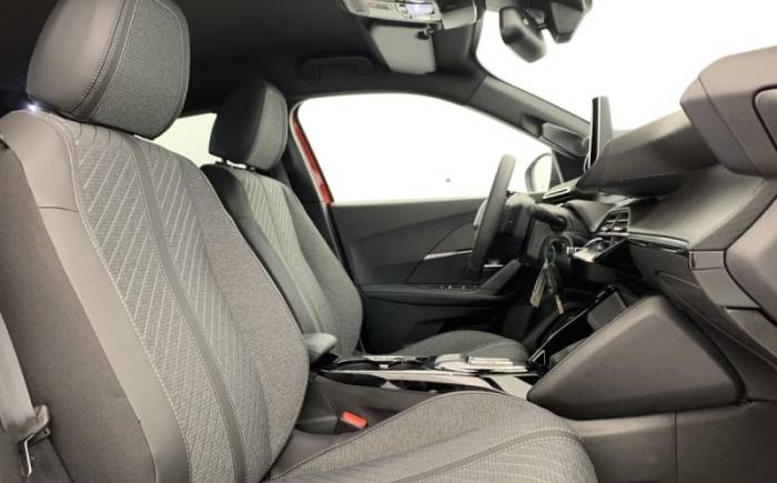 PEUGEOT 2008 Hybrid 145 e-dcs6 allure
