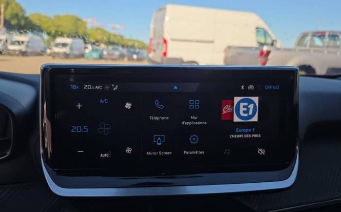 PEUGEOT 2008 Hybrid 145 e-dcs6 allure