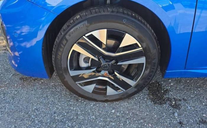 PEUGEOT 208 Hybrid 110 ch e-dcs6 allure