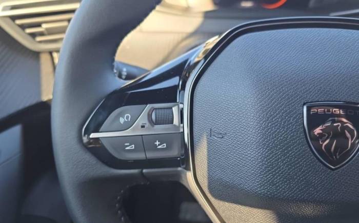PEUGEOT 2008 HYBRID 145 E-DCS6 ALLURE