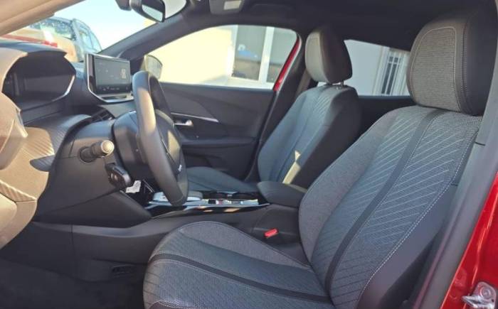 PEUGEOT 2008 HYBRID 145 E-DCS6 ALLURE