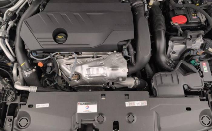 PEUGEOT 308 PHEV 180 E-EAT8 ALLURE PACK