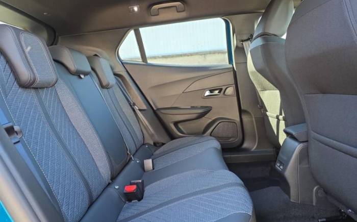 PEUGEOT 2008 Hybrid 145 e-dcs6 allure
