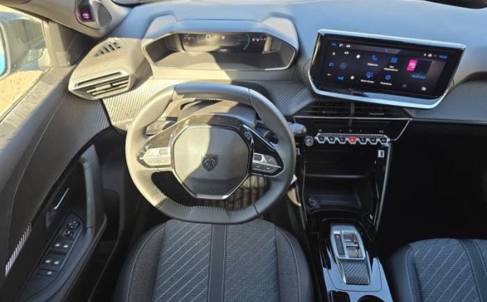 PEUGEOT 2008 Hybrid 145 e-dcs6 allure