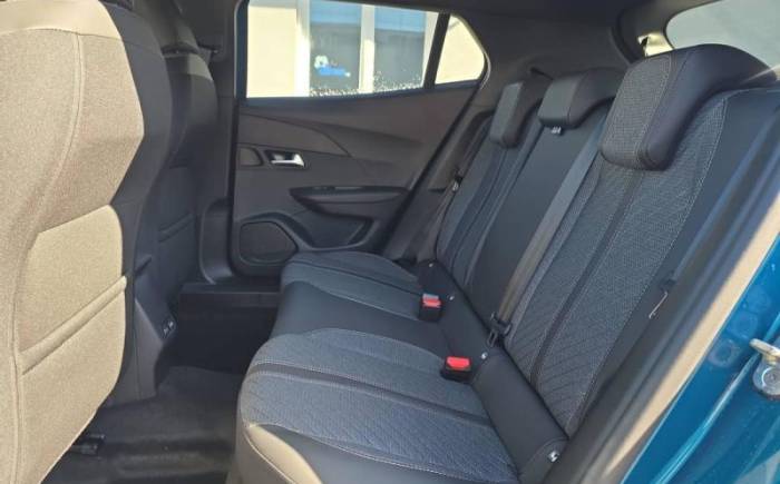 PEUGEOT 2008 Hybrid 145 e-dcs6 allure