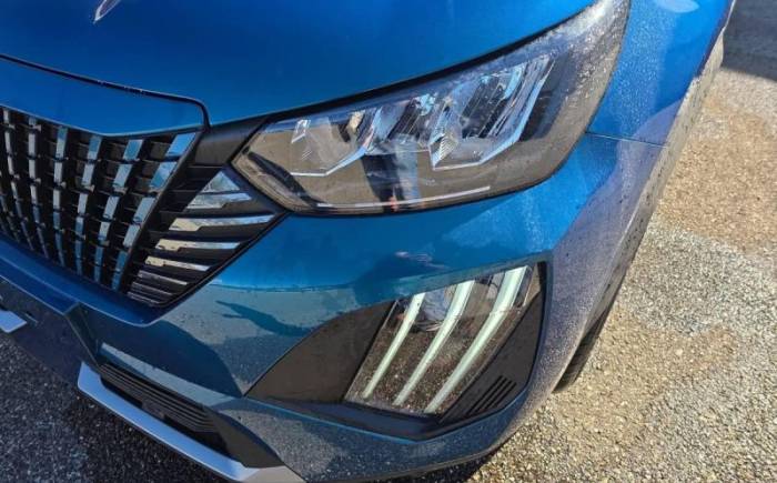 PEUGEOT 2008 Hybrid 145 e-dcs6 allure