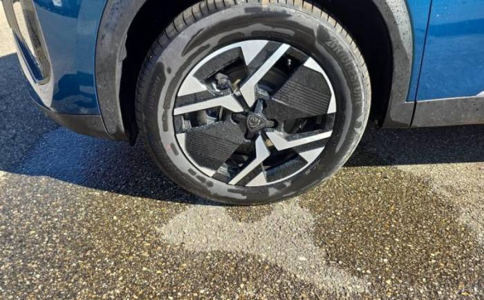 PEUGEOT 2008 Hybrid 145 e-dcs6 allure