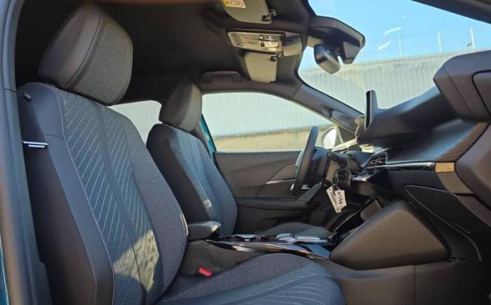 PEUGEOT 2008 Hybrid 145 e-dcs6 allure