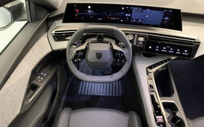 PEUGEOT 5008 HYBRID 145 CH E-DCS6 ALLURE