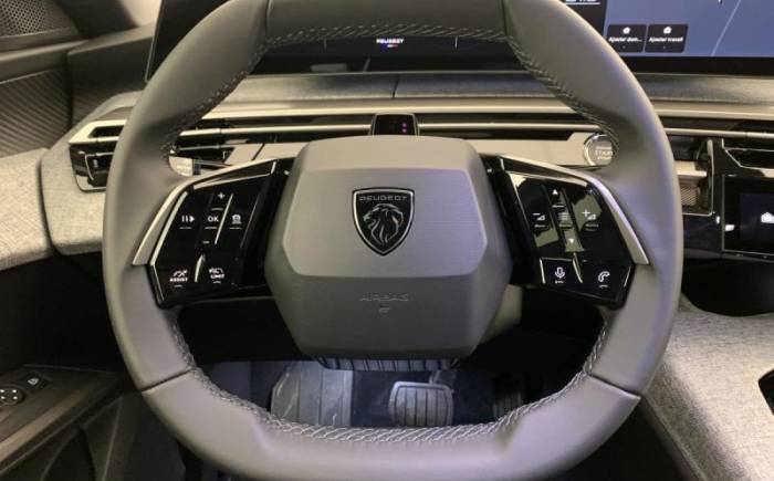 PEUGEOT 5008 HYBRID 145 CH E-DCS6 ALLURE